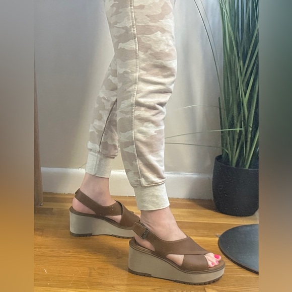 NEW TIMBERLAND BROWN LEATHER COMFORT WEDGE PLATFORM SANDALS SIZE 7 - Picture 3 of 11